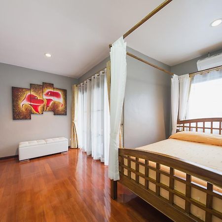 Luxury Town House In The Heart Of The Old City Chiang Mai Exteriör bild